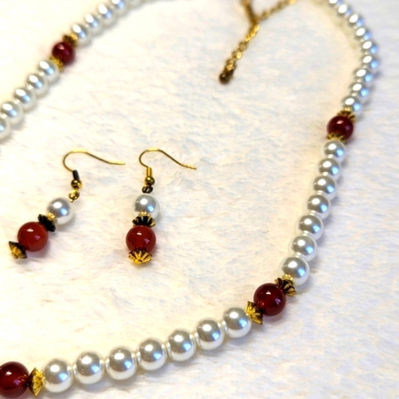 Vintage Faux Pearl with Carnelian Accent Beads Necklace & Matching Earrings - Picture 6 of 10